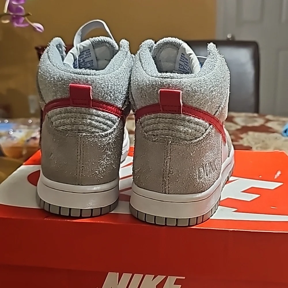 Nike Dunk High SE GS “Athletic Club”- Size: 5Y / 6.5 for Women. - Picture 3 of 6